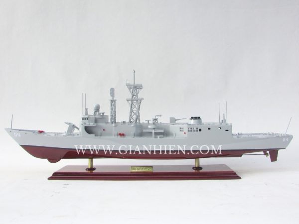 HMAS DARWIN FFG 04