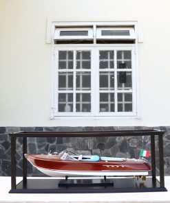 SPEED BOATS DISPLAY CASE