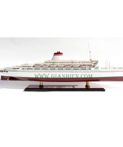 SS LEONARDO DA VINCI (WHITE & RED HULL)