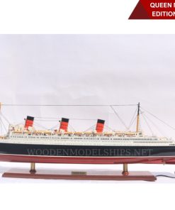 QUEEN MARY SPECIAL EDITION WITH LIGHTS-01