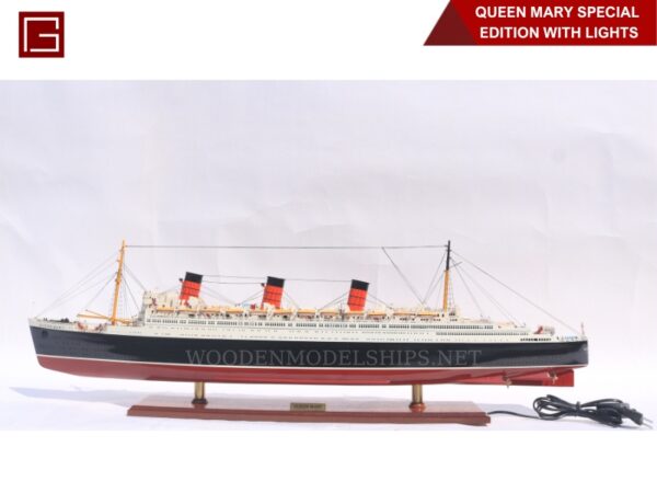 QUEEN MARY SPECIAL EDITION WITH LIGHTS-01