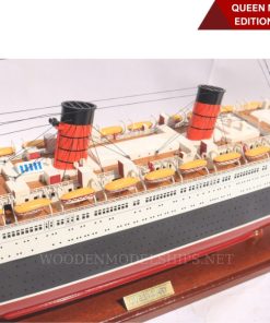 QUEEN MARY SPECIAL EDITION WITH LIGHTS-03