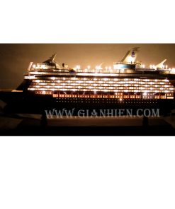 FREEDOM OF THE SEAS WITH LIGHT