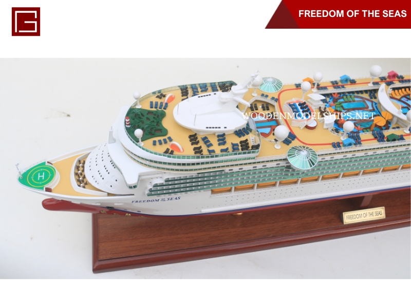 FREEDOM OF THE SEAS-04