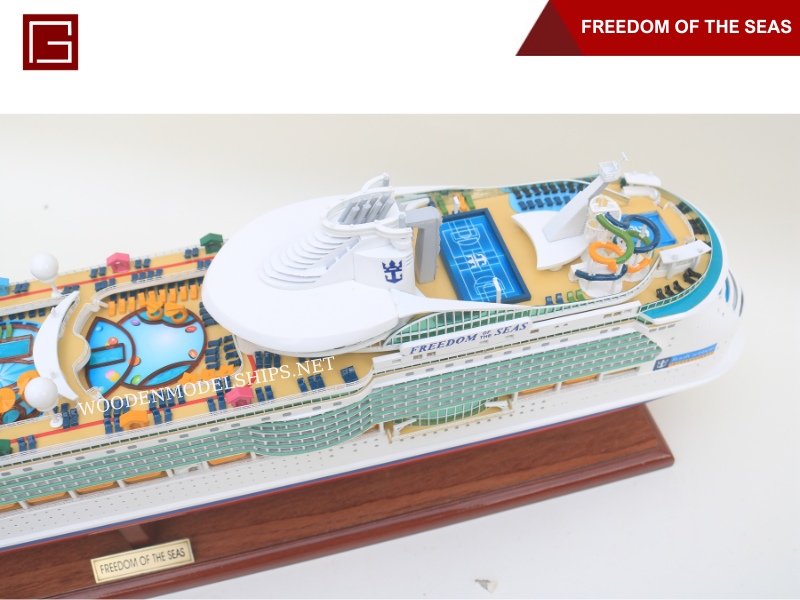 FREEDOM OF THE SEAS-06