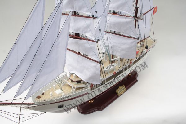 mô hình thuyền gỗ Lê Qúy Đôn 2