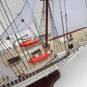 mô hình thuyền gỗ Lê Qúy Đôn 4
