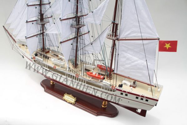 mô hình thuyền gỗ Lê Qúy Đôn 5