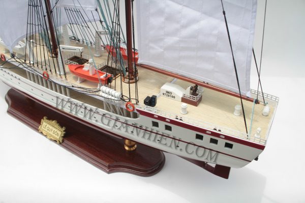 mô hình thuyền gỗ Lê Qúy Đôn 6