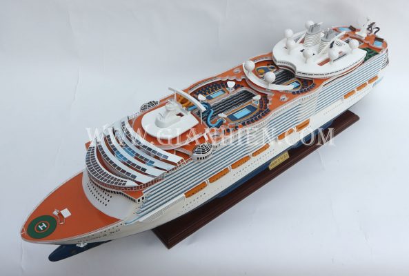 tau-thuyen-mo-hinh-bang-go-harmony-of-the-seas-10