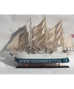 mo-hinh-thuyen-go-christian-radich