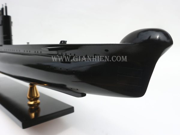 mo-hinh-tau-thuyen-cao-cap-oberon-class-submarines-3