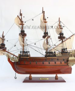 mo-hinh-tau-thuyen-cao-cap-poltava-40cm