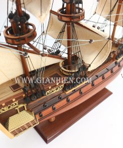 mo-hinh-tau-thuyen-cao-cap-poltava-40cm-4