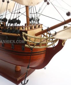 mo-hinh-tau-thuyen-cao-cap-poltava-40cm-2