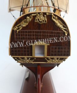 mo-hinh-tau-thuyen-cao-cap-poltava-40cm-1