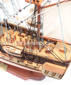 thuyen-buom-go-mo-hinh-uss-constitution-80cm-5