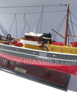mo-hinh-thuyen-go-trung-bay-sirius-4