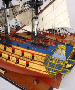 mo-hinh-thuyen-go-trung-bay-la-licorne-7
