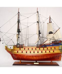 mo-hinh-thuyen-go-trung-bay-la-licorne