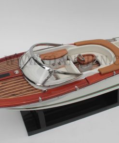 mo-hinh-thuyen-go-trang-tri-riva-aquariva-gucci-white-7
