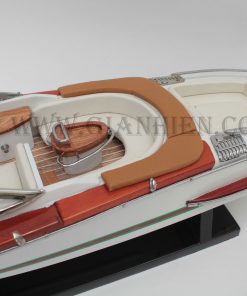mo-hinh-thuyen-go-trang-tri-riva-aquariva-gucci-white-5
