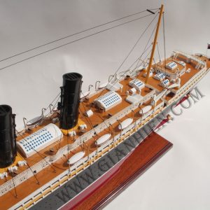 mo-hinh-thuyen-go-trang-tri-rms-lusitania-5