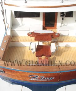 mo-hinh-thuyen-buom-bang-go-hatteras-gt-60-4