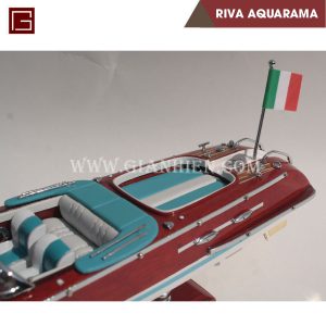 1 Riva Aquarama