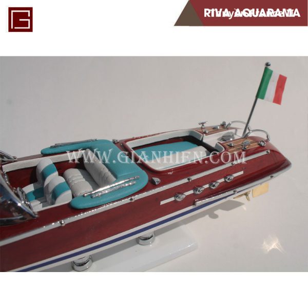 5 Riva Aquarama