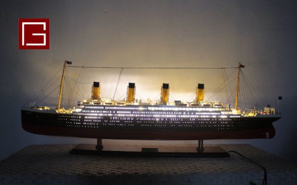 Rms Titanic Special Edition With Lights (2)