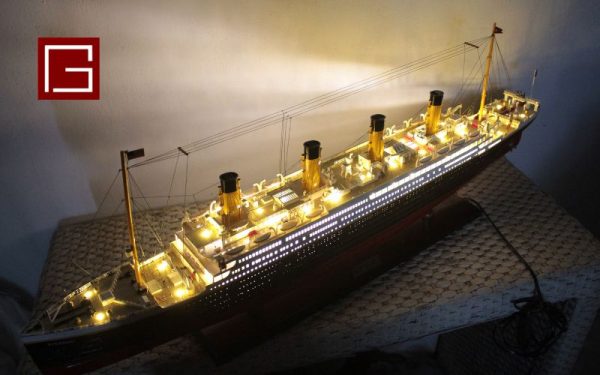 Rms Titanic Special Edition With Lights (3)