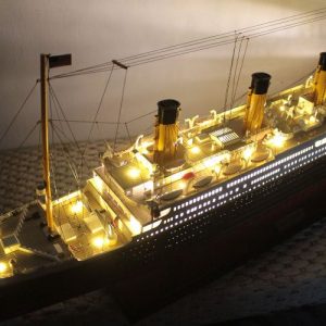 Rms Titanic Special Edition With Lights (4)