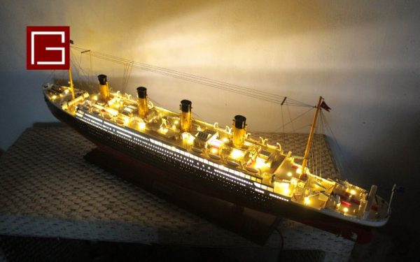 Rms Titanic Special Edition With Lights (5)