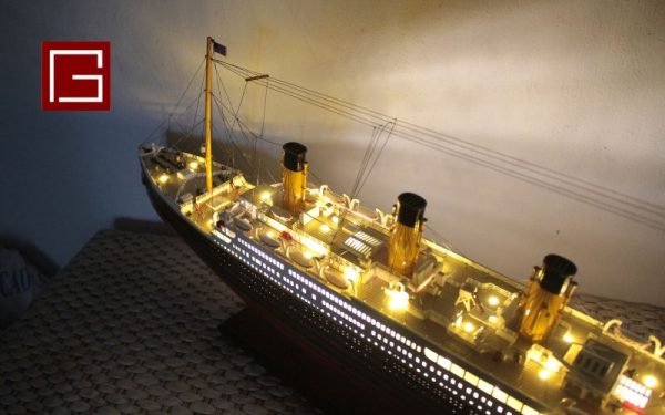 Rms Titanic Special Edition With Lights (7)