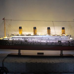 Rms Titanic Special Edition With Lights (9)