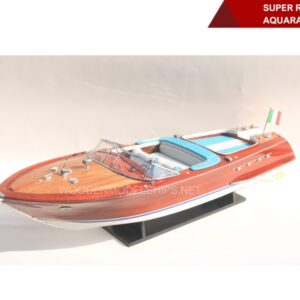 SUPER RIVA AQUARAMA-05