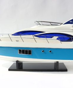 Azimut 64 Flybridge Blue Hull