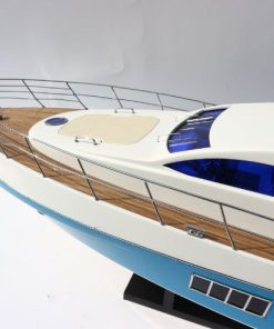 Azimut 64 Flybridge Blue Hull (8)