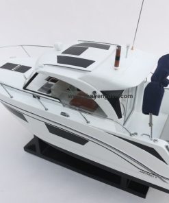 Beneteau Antares 9 (6)