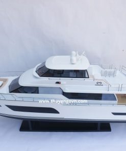 Horizon V72 Motoryacht (2)