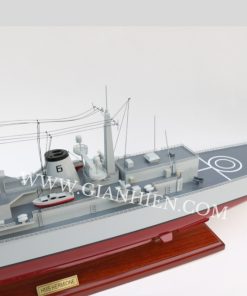 Hms Hermione F58