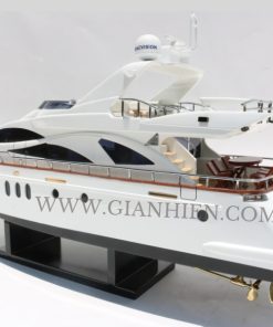 Azimut 80 Carat