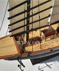 Chinese Junk Dark Wood