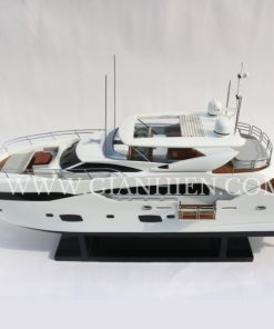 SUNSEEKER115 Sport Yacht