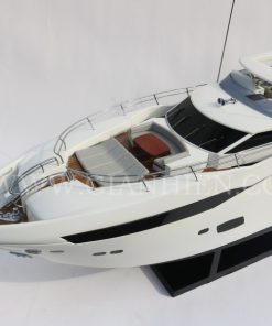 SUNSEEKER115 Sport Yacht