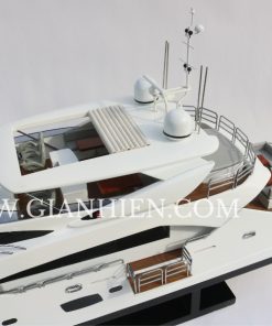 SUNSEEKER115 Sport Yacht