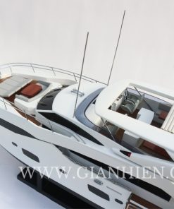 SUNSEEKER115 Sport Yacht