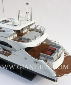 SUNSEEKER115 Sport Yacht