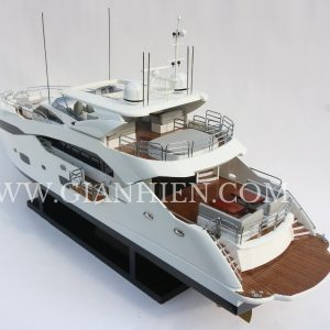 SUNSEEKER115 Sport Yacht